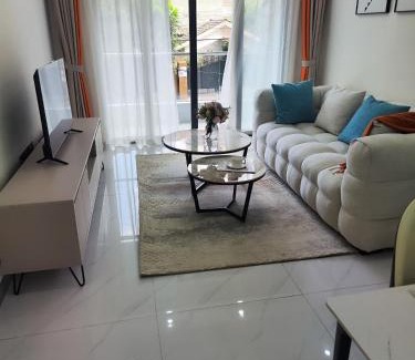 Kidono Apartment | Silent Nights at Lola's