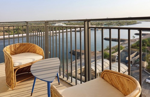 Abu Dhabi Apartment | Silk Valley - Luxury 2 Bedrooms with beautiful lake view in Yas Island