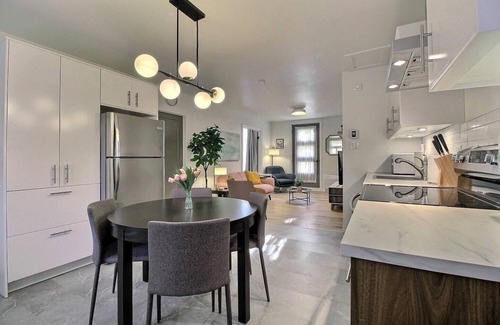 Sainte-Foy-Sillery-Cap-Rouge Apartment | Sillons de Maguire modern renovated apartment with parking