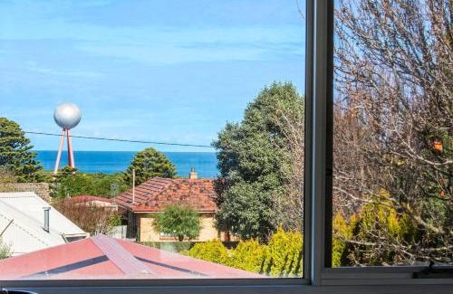 Warrnambool House | Silver Ball Retreat