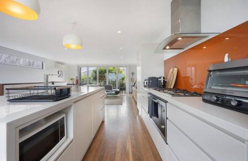 Warrnambool House | Silver Ball Retreat