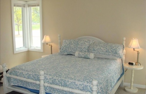Saint Joseph House | Silver Beach Beach House - downtown St. Joseph Mi