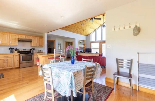 Pittsfield House | Silver Lake Cabin w/Own Lake near Cooperstown