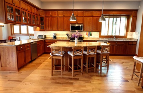 Perry House | Silver Lake Lakefront Home
