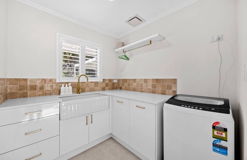 Silver Sands House | Silver Sands Sanctuary - 6BR Beachside Luxury