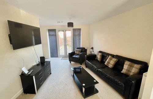 Smisby House | Silver Stag Properties, Comfy 2 BR Home in Ashby