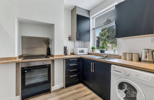 Church Gresley House | Silver Stag Properties, Newly Renovated 2 BR House