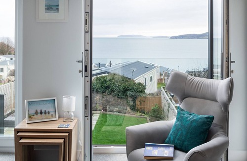 Tyn-y-Gongl Cottage | Silver Strand - Three Bedroom Cottage, Sleeps 6