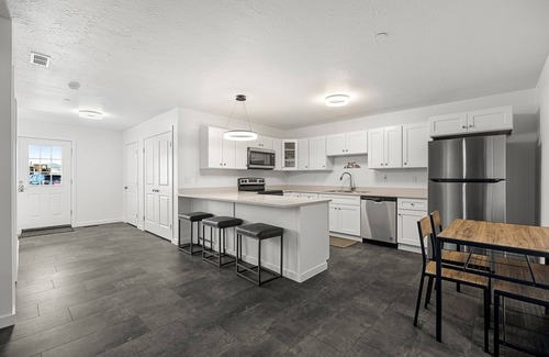 Kellogg Condo | Silver Strike Condo #4 Amazing location! Walking Distance to Amenities.