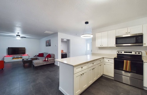 Kellogg Condo | Silver Strike Condo #4 Amazing location! Walking Distance to Amenities.