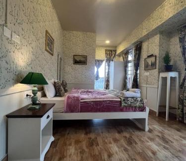 Laitumkhrah House | Silversky Guesthouse - Shillong