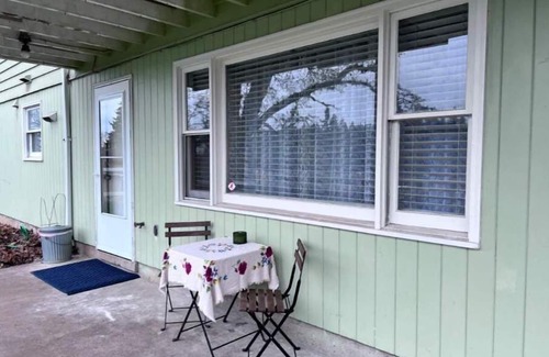 Silverton Apartment | Silverton Oregon Oak Oasis