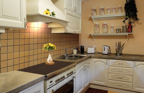 Camporgiano House | Silvio, Beautifully presented villa with own pool and hot tub.