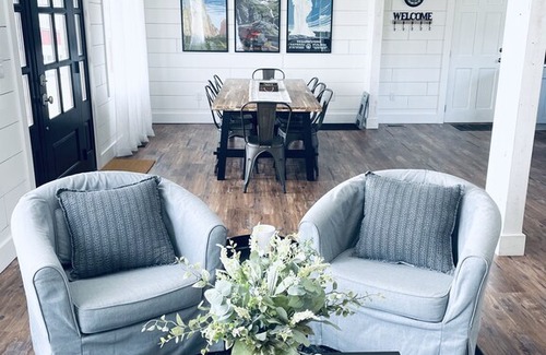 Meadowview House | 🌻SIMPLE, bright & clean home minutes from Johnston Memorial Hospital.