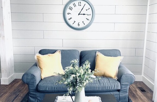 Meadowview House | 🌻SIMPLE, bright & clean home minutes from Johnston Memorial Hospital.