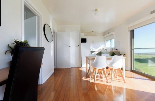 Low Head House | Simple & Comfortable Coastal Retreat