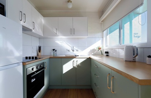 Low Head House | Simple & Comfortable Coastal Retreat