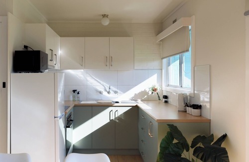 Low Head House | Simple & Comfortable Coastal Retreat