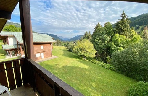 La Clusaz Apartment | Simple duplex with parking in La Clusaz