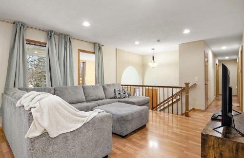 Plymouth House | Simple Living Near WestHealth-Abbott Northwestern