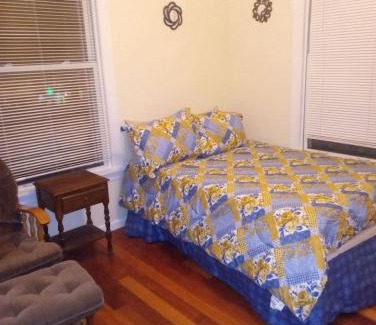 Niskayuna Apartment | simple one bedroom free parking
