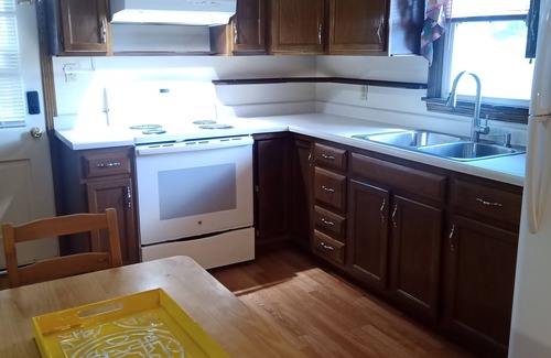 Youngstown House | Simple Stay 2, You'll be close to everything at this Boardman location.
