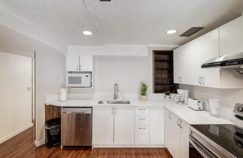 Northwest Calgary Apartment | Simplistic 2BR Suite near Nose Hill & Airport