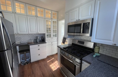 Quincy House | Simply Charming Cottage