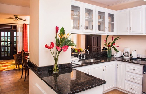 Marisule Apartment | Simply Heavenly! Large Self Catered Two Bedroom Apartment With Huge Pool