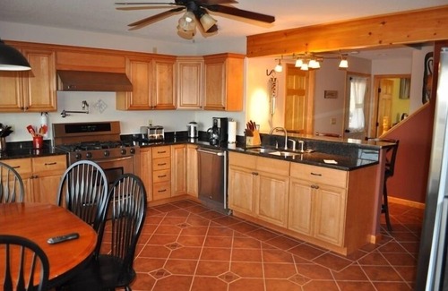 Lansing House | Simply Irresistible Cayuga Waterfront Lakehouse Near Colleges