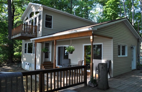 Lansing House | Simply Irresistible Cayuga Waterfront Lakehouse Near Colleges
