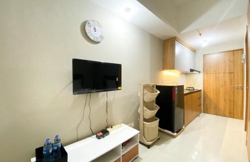 Duren Sawit Apartment | Simply Studio Room Gateway Park LRT City Jatibening Apartment By Travelio