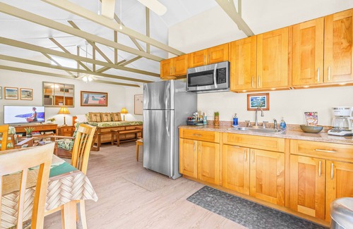 Lanikai Apartment | Since 1985 Legal Lanikai Garden Studio AC, across the street from Lanikai Beach!