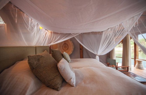 Simonga Cabin | Sindabezi Island Camp