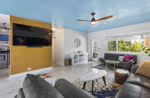 Palm Beach Shores House | Singer Island 2 bedroom w/free parking- no stairs (South unit)