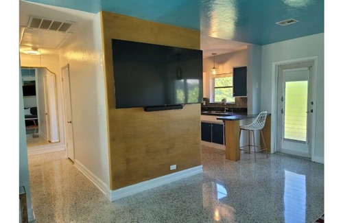 Palm Beach Shores House | Singer Island 2 bedroom w/free parking- no stairs (North unit)