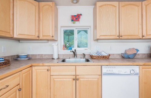 Tierra Del Mar House | Singing Sands #109- Oceanfront cabin in peaceful Tierra Del Mar.
