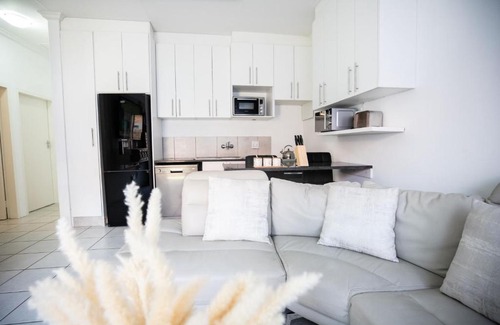 Govan Mbeki House | SINGLE Bedroom No Loadshedding House