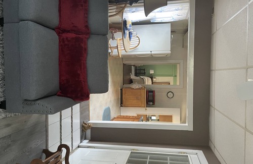 Jonesville Apartment | Single bedroom upstairs apartment close to Hillsdale College