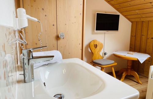 Schattwald Bed & Breakfast | Single room - Holl Guest House