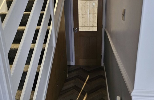 Cannards Grave House | Single Room - shared bathroom