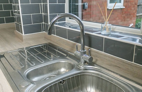 Letchworth House | Single room shared washroom facilities & Garden View