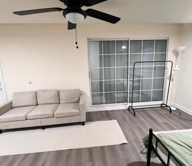 East Hemet House | Single Room w/Private Entrance - Shared Bathroom