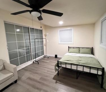 East Hemet House | Single Room w/Private Entrance - Shared Bathroom