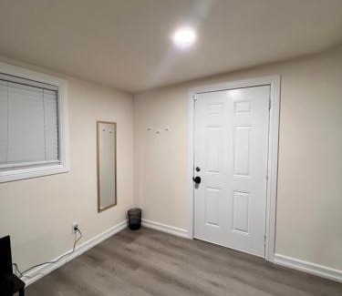 East Hemet House | Single Room w/Private Entrance - Shared Bathroom