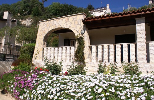 Tala Villa | Single storey villa in Kamares Village, Tala, Paphos with private pool