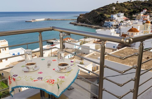 Diafani Apartment | Single studio with Kitchen, 3 minutes (by foot) to the Beach & Hiking paths.