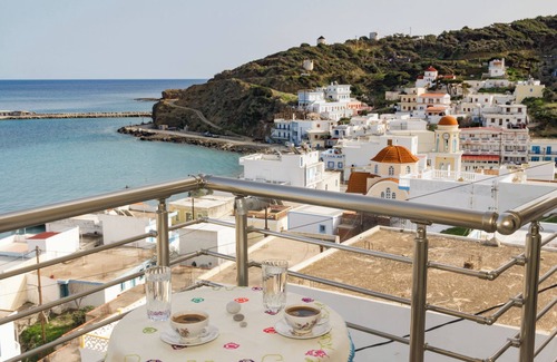 Diafani Apartment | Single studio with Kitchen, 3 minutes (by foot) to the Beach & Hiking paths.