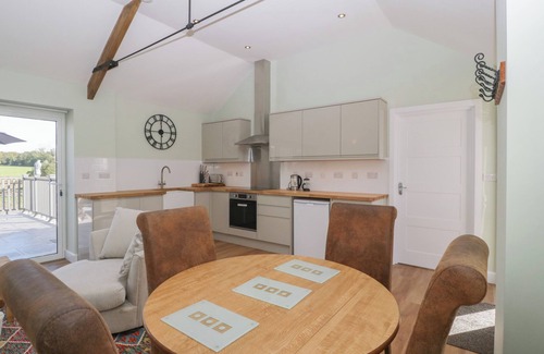 Mere Cottage | SINGLETREE COTTAGE, pet friendly, with a garden in Mere