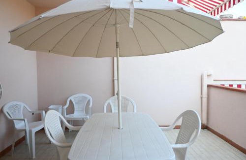 Sirolo Apartment | Sirolo, trilocale con portico e aria condizionata - S205
